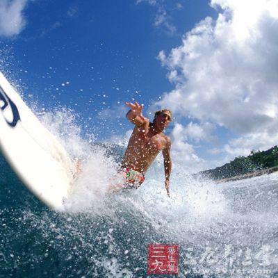 宁夏自治区邮政公司原总经理马赞福被公诉